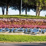 Well-Equipped 1 Bedroom Flat For Up To 6 Guests